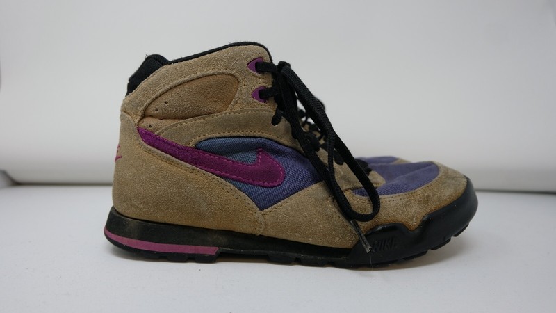 nike boots purple